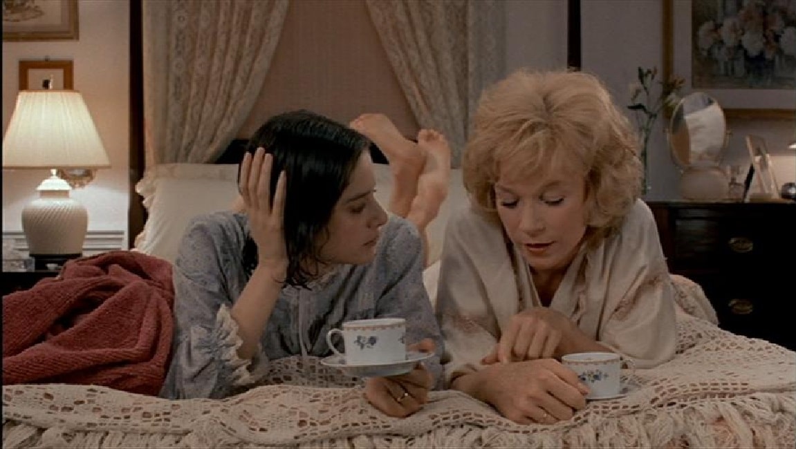 Debra Winger and Shirley MacLaine in Terms of Endearment