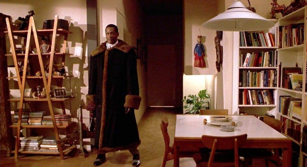 Candyman shows up at Helen’s apartment to bring his own brand of treats.